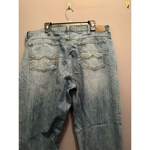 Wrangler Men's Relaxed Straight Jeans Blue Size 40x32 5-Pocket Design - Picture 8 of 13